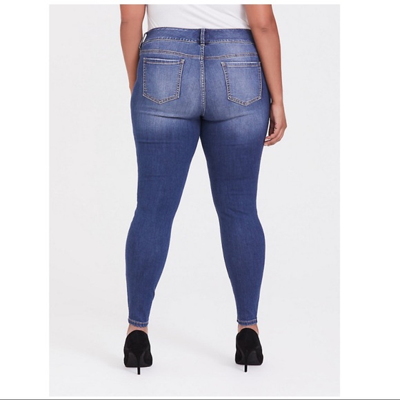 SOLD ✅ 🆕 Torrid distressed jeans *price firm* - Picture 2 of 2